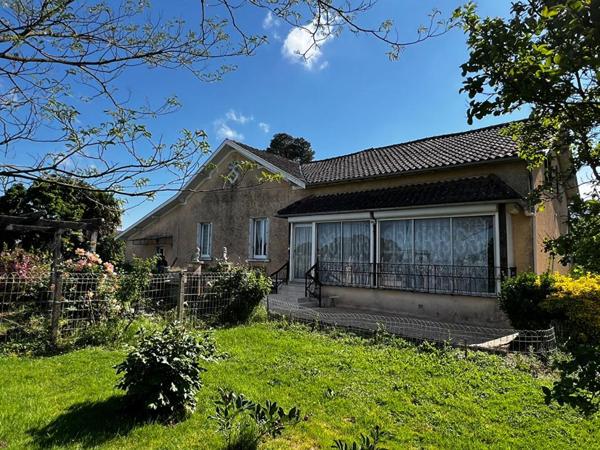 Maison  T5/6 d'env. 200 m2 avec étang, verger et nombreuses annexes sur  SANILHAC (24660)