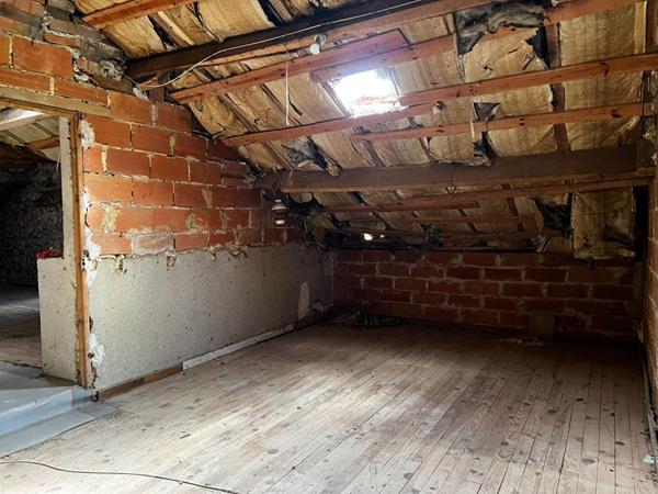 Maison  T5/6 d'env. 200 m2 avec étang, verger et nombreuses annexes sur  SANILHAC (24660)
