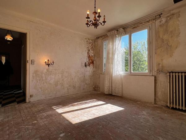 Maison  T5/6 d'env. 200 m2 avec étang, verger et nombreuses annexes sur  SANILHAC (24660)