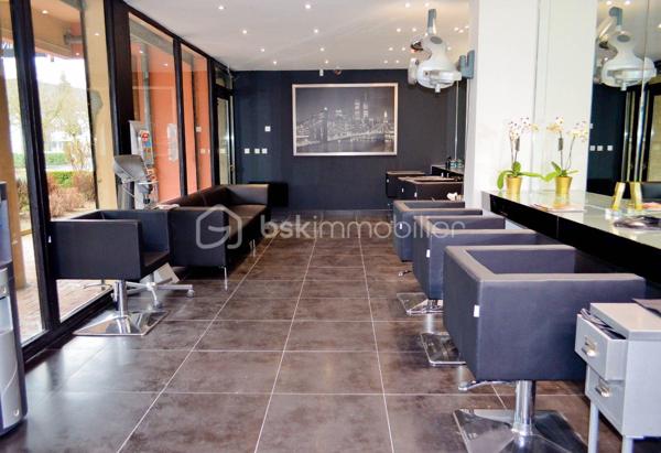 Local d activites de 94,89 m²