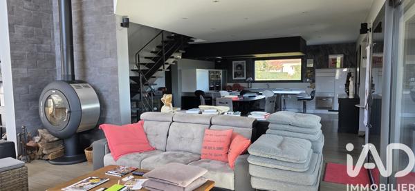 Maison à vendre 6 pièces 243 m² Saint-Jean-Lespinasse