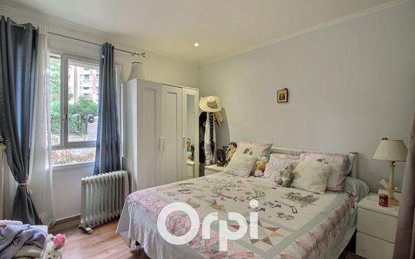 Appartement à vendre    2 pièces • 50 m2 Marseille 11