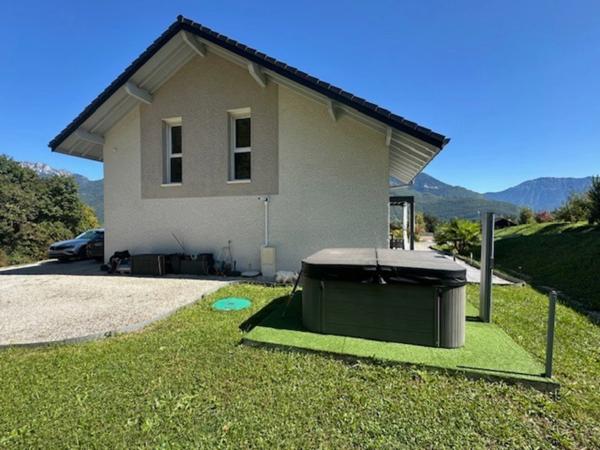Maison contemporaine au calme avec vue Montagne – Lathuile / Doussard