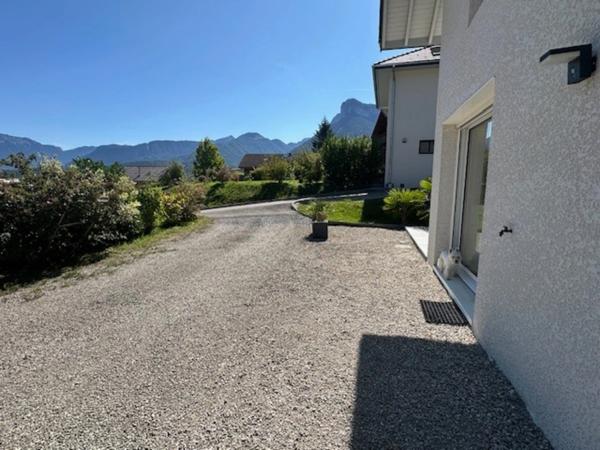 Maison contemporaine au calme avec vue Montagne – Lathuile / Doussard