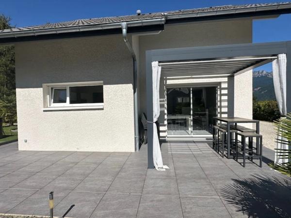Maison contemporaine au calme avec vue Montagne – Lathuile / Doussard