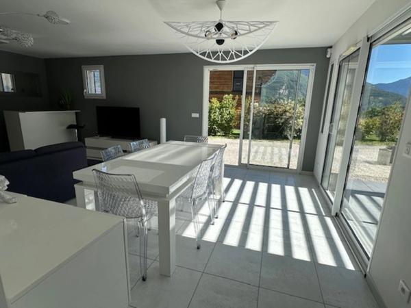 Maison contemporaine au calme avec vue Montagne – Lathuile / Doussard