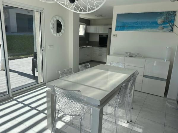 Maison contemporaine au calme avec vue Montagne – Lathuile / Doussard