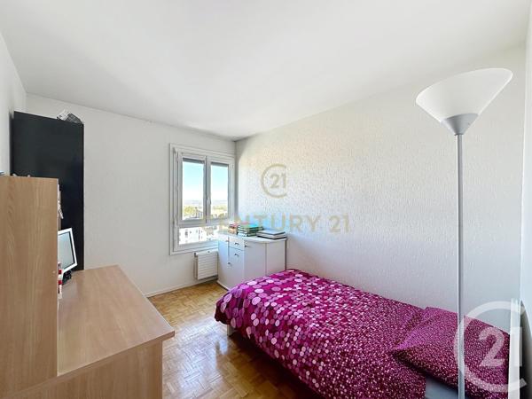 Appartement F5 à vendre  5 pièces - 91,50 m2 CHAMPS SUR MARNE - 77