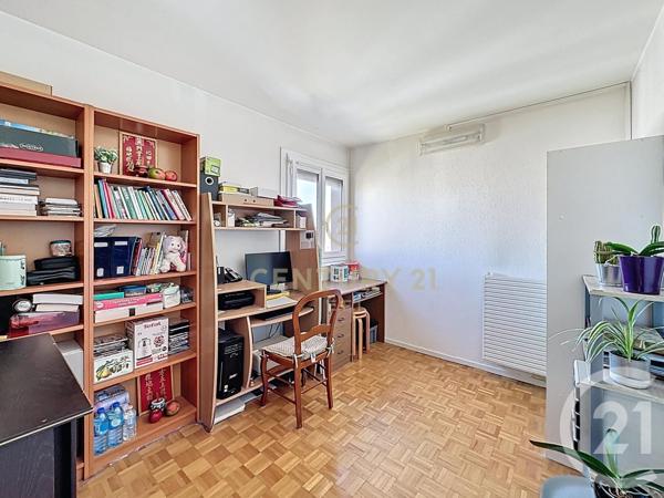 Appartement F5 à vendre  5 pièces - 91,50 m2 CHAMPS SUR MARNE - 77