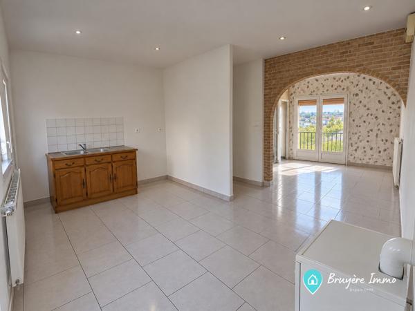 Maison mitoyenne 1 côté à vendre, 6 pièces - Hirson 02500