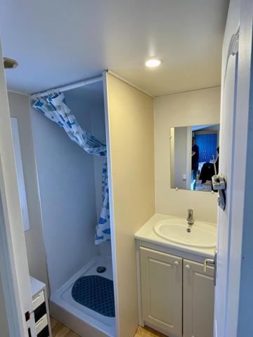 Terrain de loisir de 220m² avec ses aménagements.