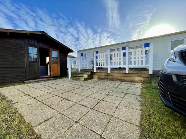 Terrain de loisir de 220m² avec ses aménagements.