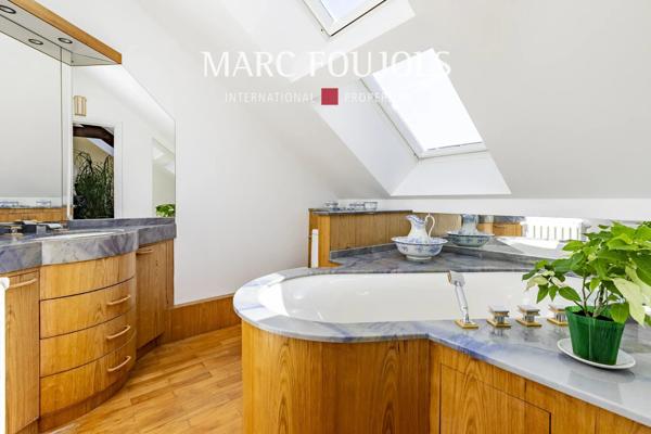 Proche Senlis – Maison en Pierre avec terrasse et jardinet
