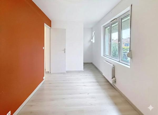Maison mitoyenne type Batir prox CHR