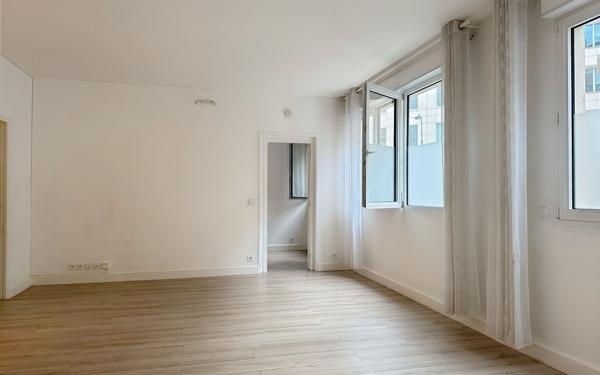 Appartement à vendre    2 pièces • 50,09 m2 Paris 16