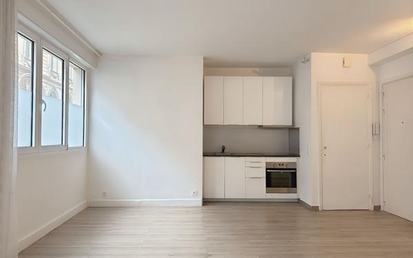 Appartement à vendre    2 pièces • 50,09 m2 Paris 16