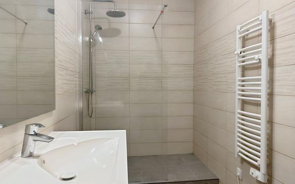 Appartement à vendre    2 pièces • 50,09 m2 Paris 16