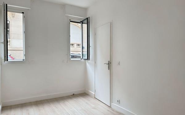 Appartement à vendre    2 pièces • 50,09 m2 Paris 16