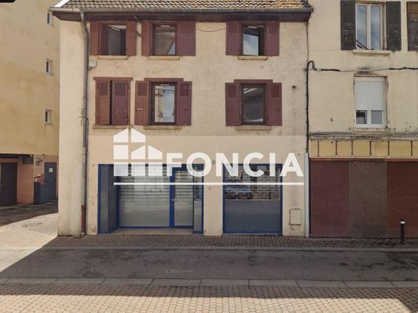 Location Local commercial 2 pièces 40 m² - 60 RUE DE LA REPUBLIQUE La Tour Du Pin 38110