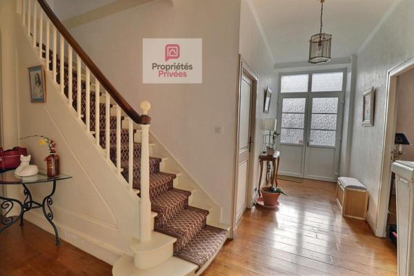 Maison de maître de 1874 - Parc arboré, piscine et dépendances