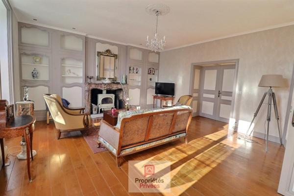 Maison de maître de 1874 - Parc arboré, piscine et dépendances