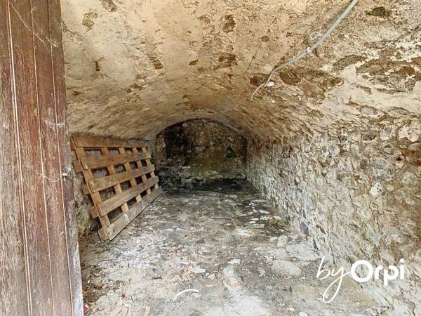 Maison à vendre    3 pièces • 141 m2 Pionsat