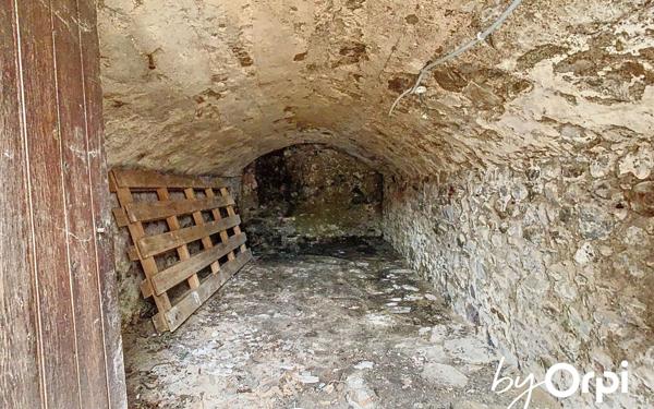 Maison à vendre    3 pièces • 141 m2 Pionsat