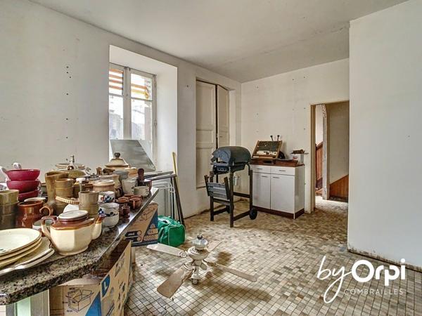 Maison à vendre    3 pièces • 141 m2 Pionsat