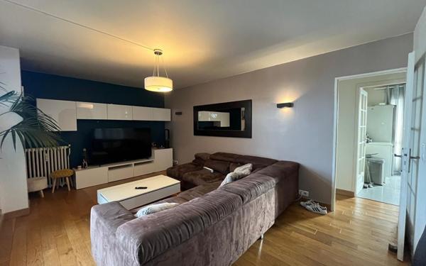 Appartement à vendre    3 pièces •  Villemomble