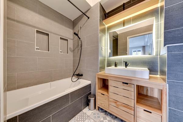 TÊTE D'OR / MASSÉNA Appartement avec 3 chambres et un balcon en étage