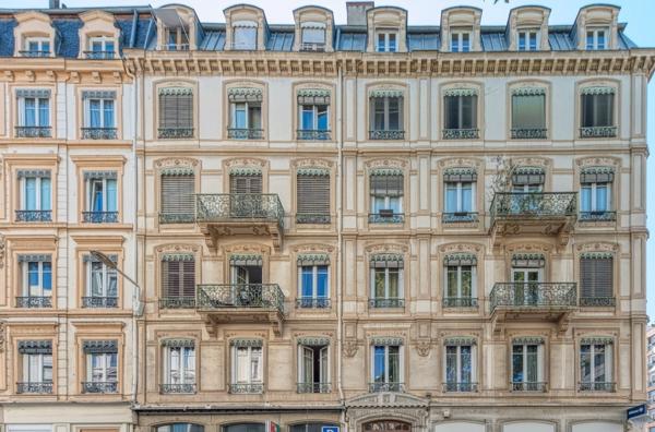 TÊTE D'OR / MASSÉNA Appartement avec 3 chambres et un balcon en étage