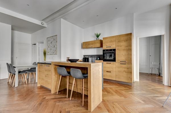TÊTE D'OR / MASSÉNA Appartement avec 3 chambres et un balcon en étage