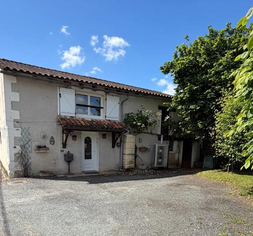 Agris. Maison 148 m² avec jardin et garage