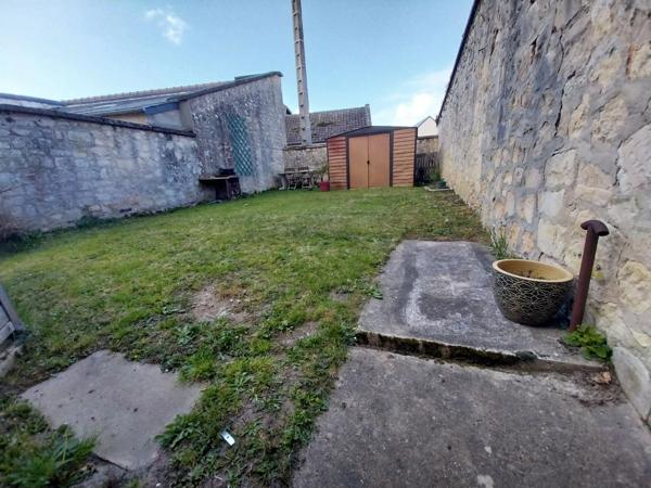 Immeuble composé d'un commerce et d'un appartement à vendre TROARN (14)