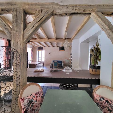 Ensemble atypique de deux maisons avec commerce en plein coeur de SAINT CLAR (32) à vendre