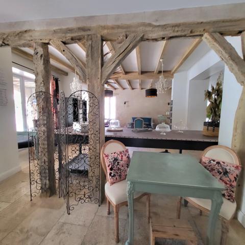 Ensemble atypique de deux maisons avec commerce en plein coeur de SAINT CLAR (32) à vendre