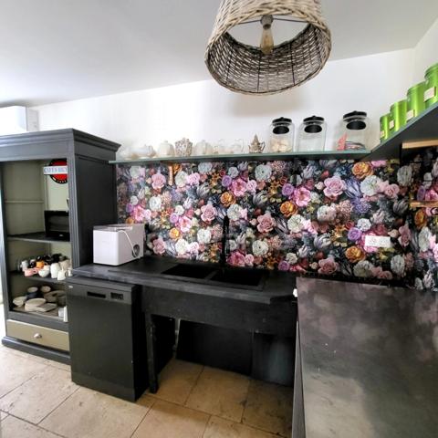 Ensemble atypique de deux maisons avec commerce en plein coeur de SAINT CLAR (32) à vendre