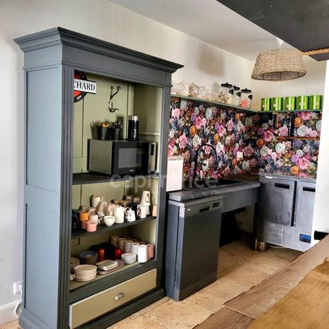 Ensemble atypique de deux maisons avec commerce en plein coeur de SAINT CLAR (32) à vendre