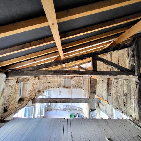 Ensemble atypique de deux maisons avec commerce en plein coeur de SAINT CLAR (32) à vendre