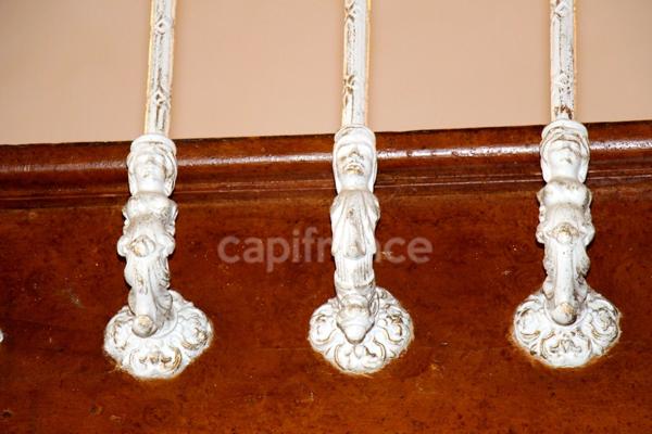 Ensemble atypique de deux maisons avec commerce en plein coeur de SAINT CLAR (32) à vendre