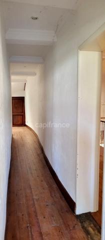 Ensemble atypique de deux maisons avec commerce en plein coeur de SAINT CLAR (32) à vendre