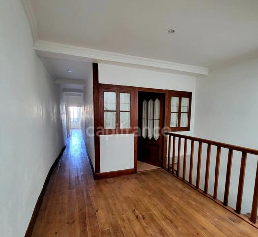 Ensemble atypique de deux maisons avec commerce en plein coeur de SAINT CLAR (32) à vendre