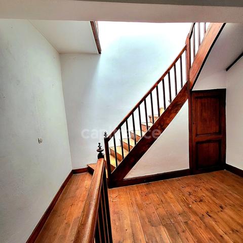 Ensemble atypique de deux maisons avec commerce en plein coeur de SAINT CLAR (32) à vendre