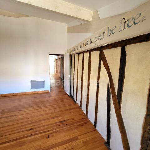 Ensemble atypique de deux maisons avec commerce en plein coeur de SAINT CLAR (32) à vendre