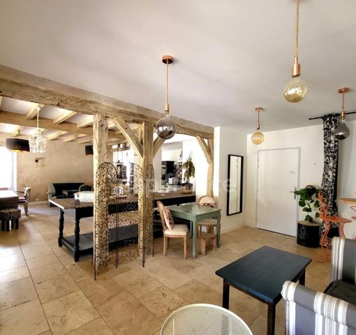 Ensemble atypique de deux maisons avec commerce en plein coeur de SAINT CLAR (32) à vendre