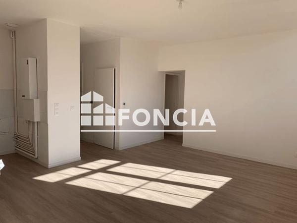 Location Appartement 4 pièces 76.8 m² - 5 BOULEVARD JULES FERRY Louviers 27400