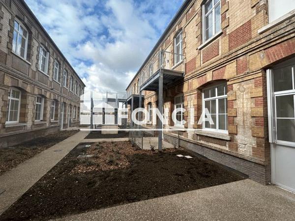 Location Appartement 4 pièces 76.8 m² - 5 BOULEVARD JULES FERRY Louviers 27400