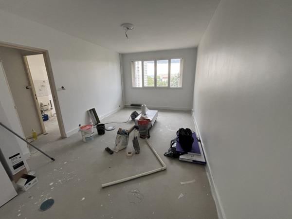 Appartement à vendre |  Saint-Priest |  2 pièces | 50 m²