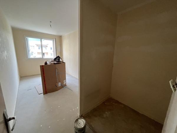 Appartement à vendre |  Saint-Priest |  2 pièces | 50 m²