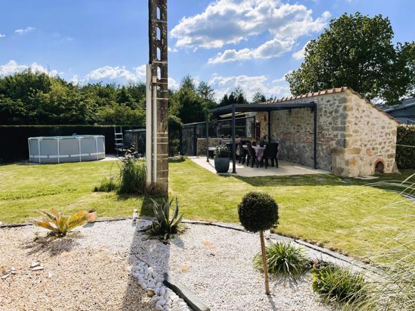 Maison à MORTAGNE-SUR-SEVRE, 85290 - 9 pièces 192m²